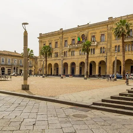 Don Camillo Suites Riposto