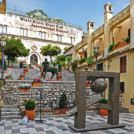Don Camillo Suites *